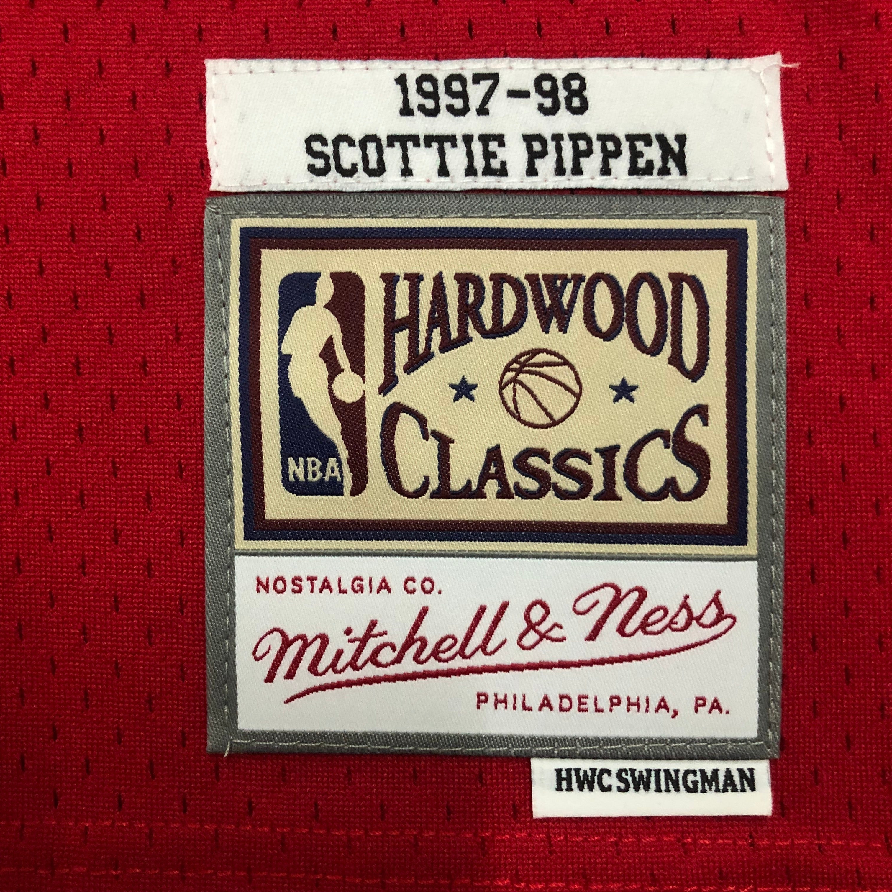 1995-96 Chicago Bulls (Scottie Pippen) Red Classics Jersey