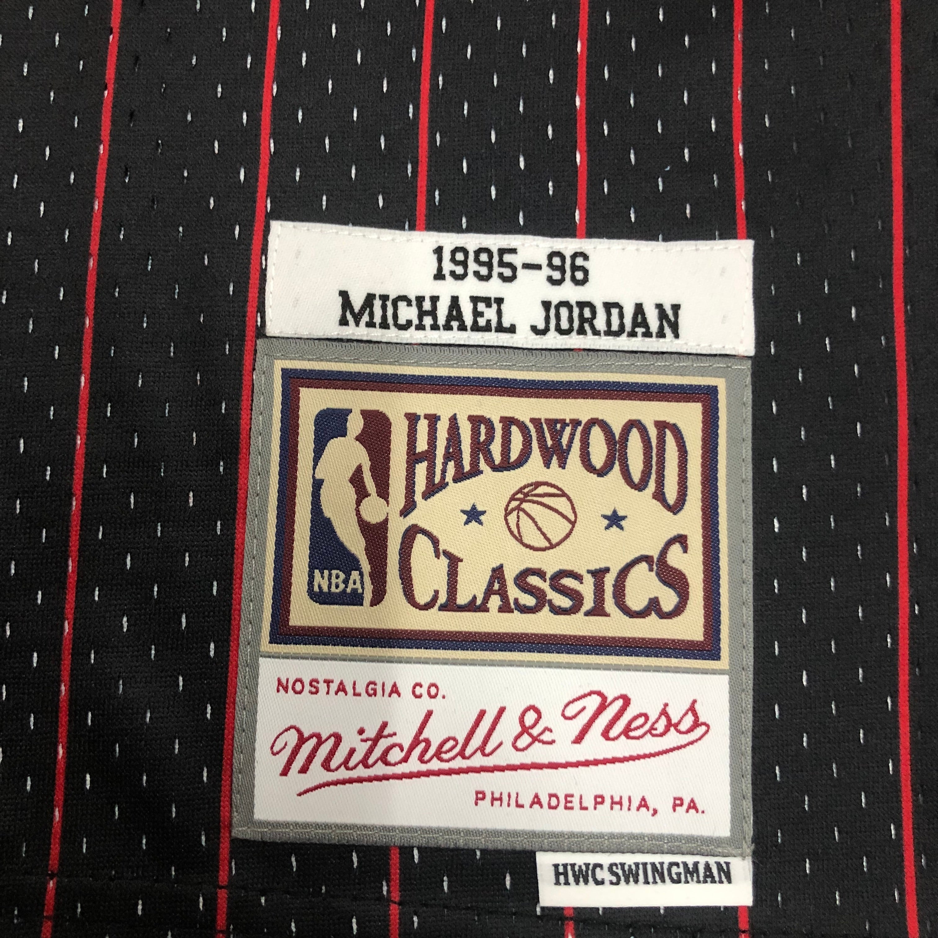 1995-96 Chicago Bulls (Michael Jordan) Black Striped Classics Jersey